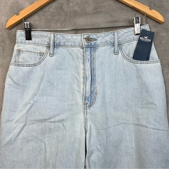 Hollister Ultra High-Rise Distressed Dad Jean Vintage Stretch. Size 7R. (NWT). - Picture 4 of 9